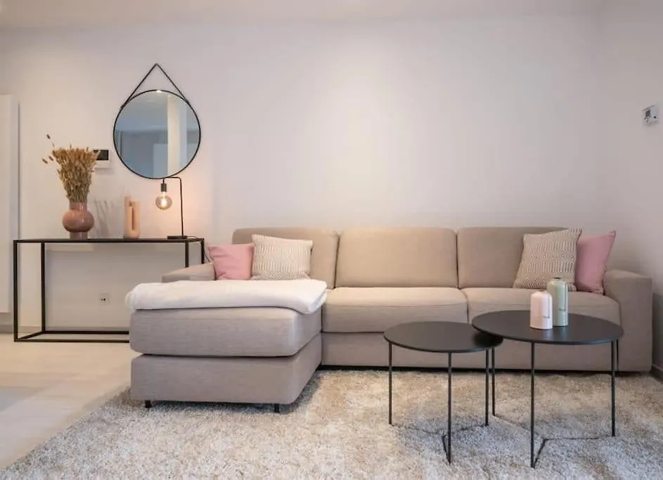 Wonderful Central 2Br Ghent Apt W View On Leie 0*,  Belgien